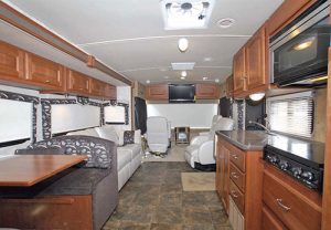 41-5_winnebago_sightseer_35j_01