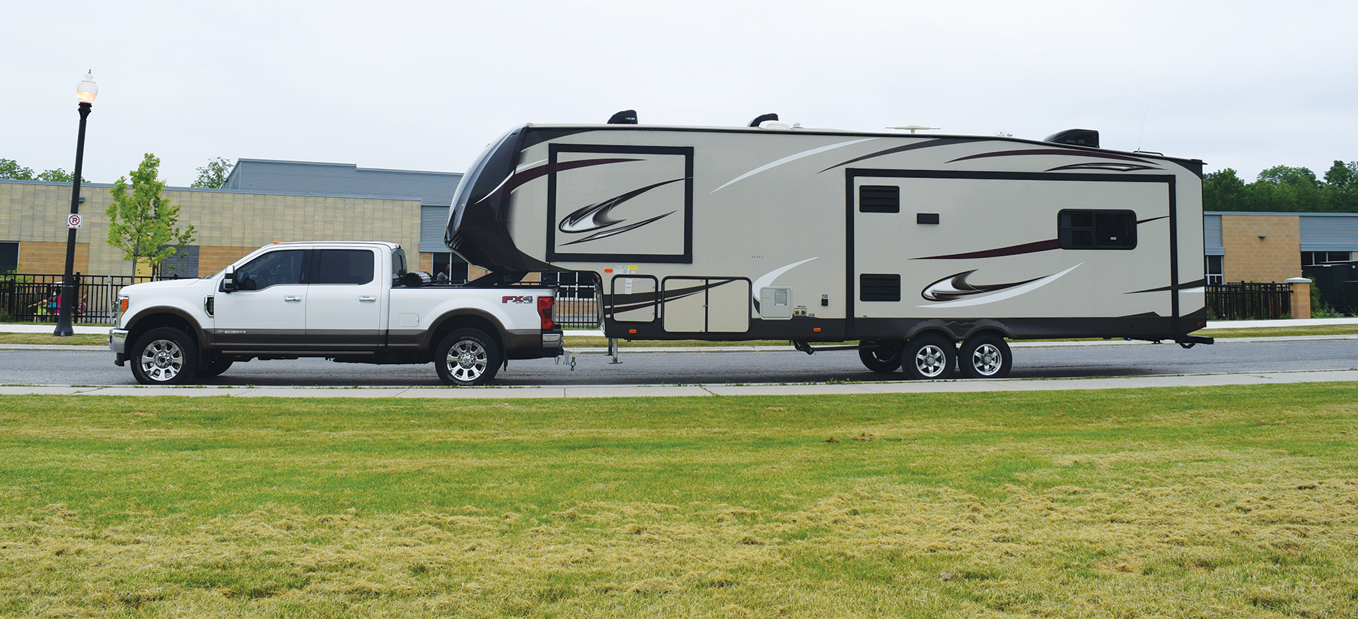 lifted truck with 5th wheel trailer