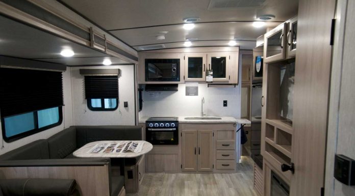 Coachmen 3272BH