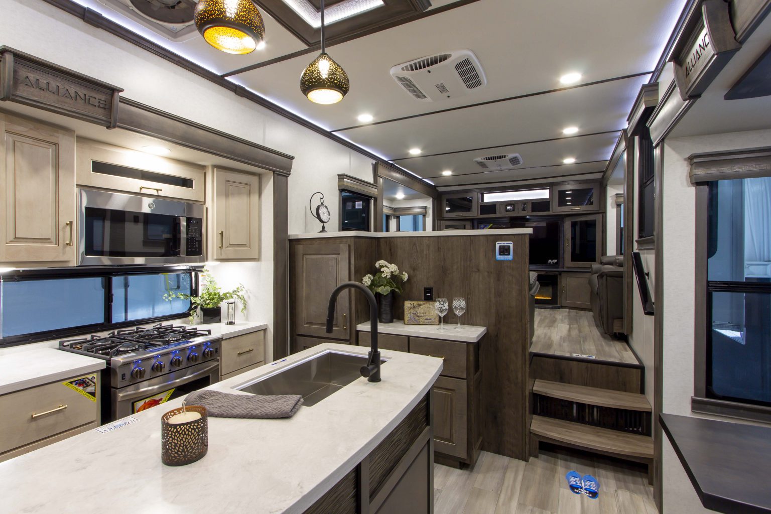 2022 Fifth Wheels | RV Lifestyle Magazine