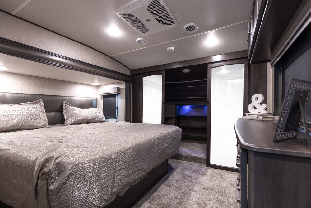 Grand Design Reflection 260RD Fifth Wheel Bedroom Storage